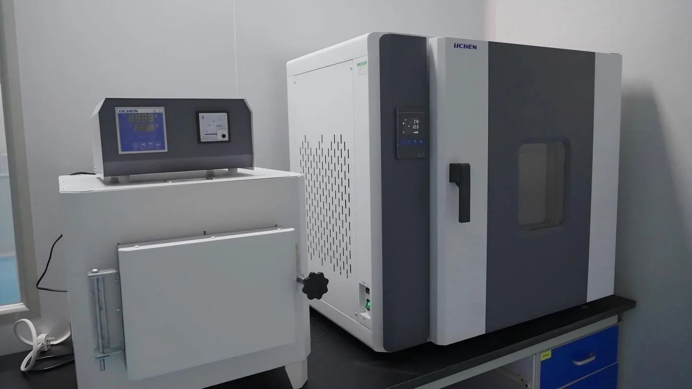 Laboratory test chamber used in product development